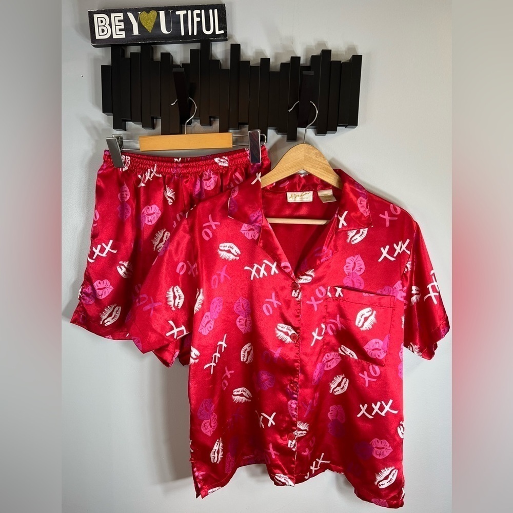 A’milano VINTAGE Satin Pj’s Red with Kisses and X&O’s Size Medium